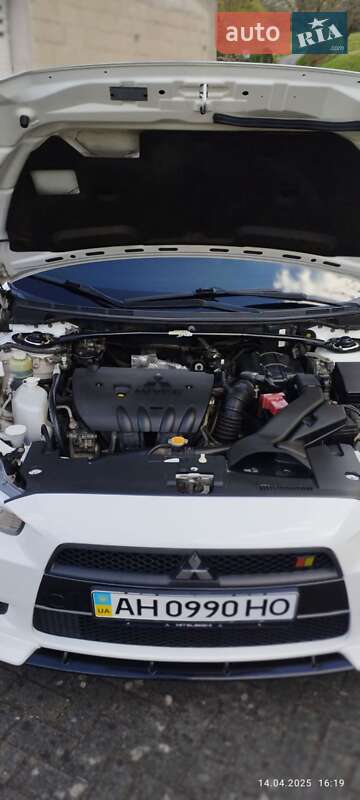 Седан Mitsubishi Lancer 2009 в Киеве