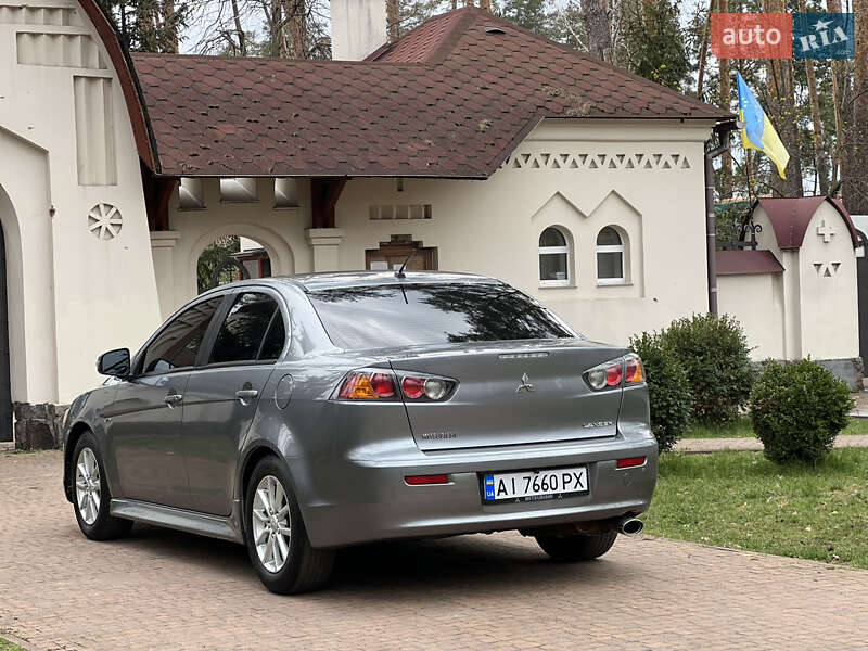 Седан Mitsubishi Lancer 2016 в Києві