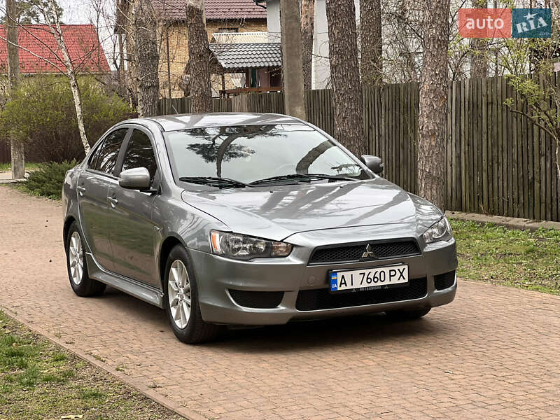 Седан Mitsubishi Lancer 2016 в Києві