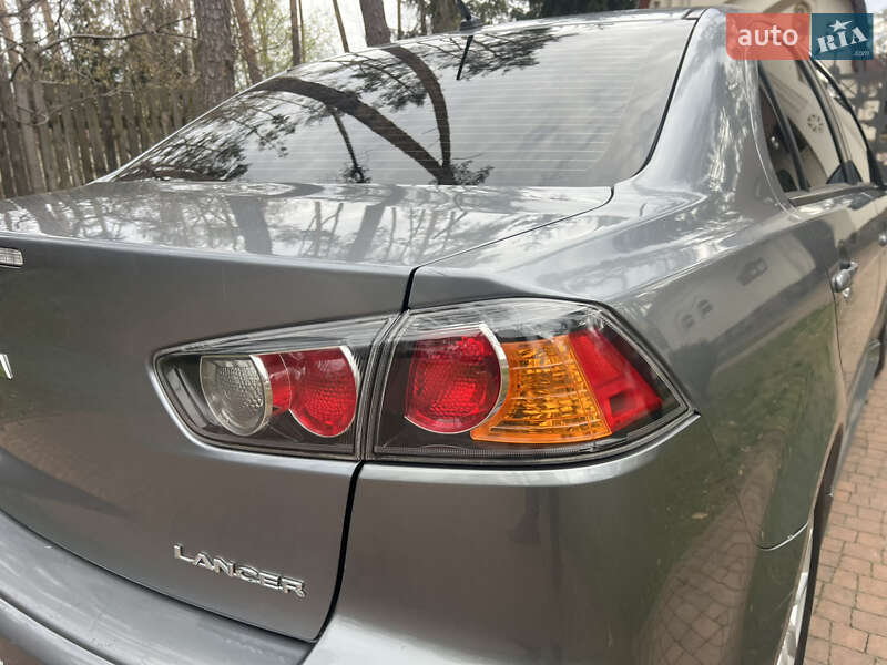 Седан Mitsubishi Lancer 2016 в Києві