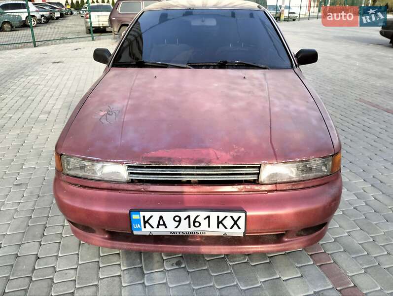 Ліфтбек Mitsubishi Lancer 1990 в Києві