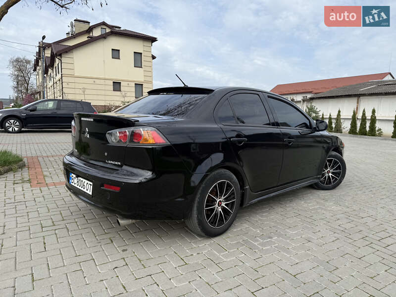 Седан Mitsubishi Lancer 2010 в Золочеве