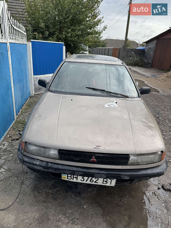 Седан Mitsubishi Lancer 1989 в Измаиле фото 2 Седан Mitsubishi Lancer 1989 в Измаиле