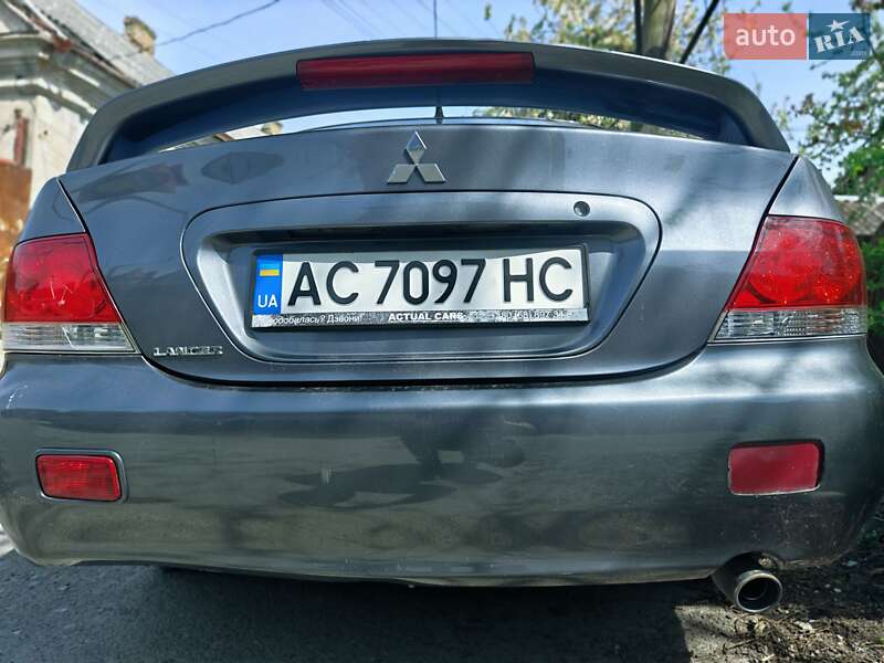 Седан Mitsubishi Lancer 2004 в Луцке