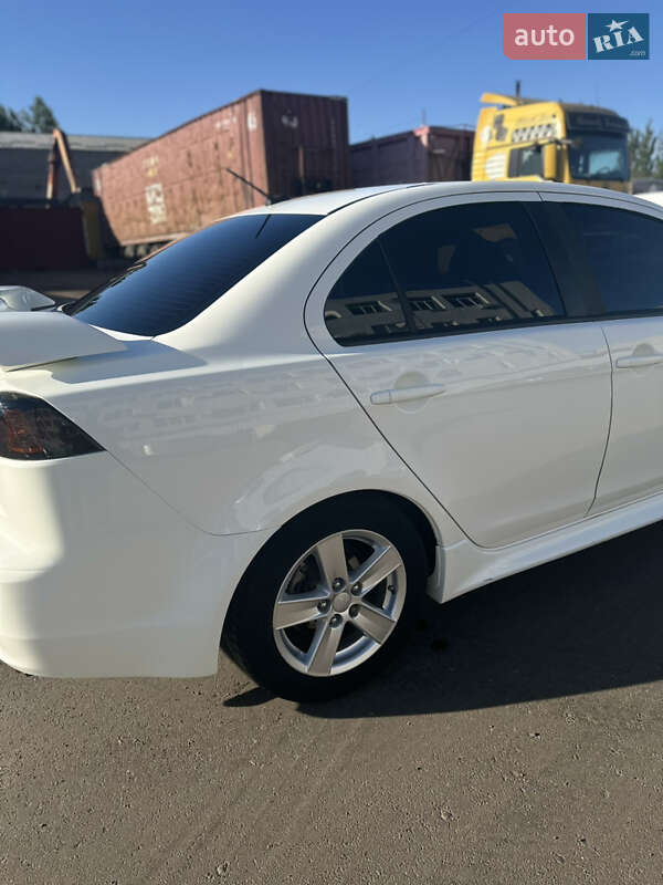 Седан Mitsubishi Lancer 2014 в Киеве