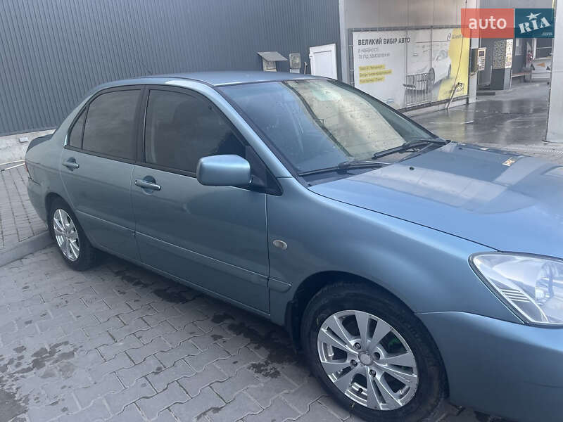 Седан Mitsubishi Lancer 2007 в Черновцах
