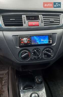 Седан Mitsubishi Lancer 2004 в 