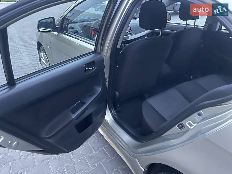 Седан Mitsubishi Lancer 2008 в Луцьку