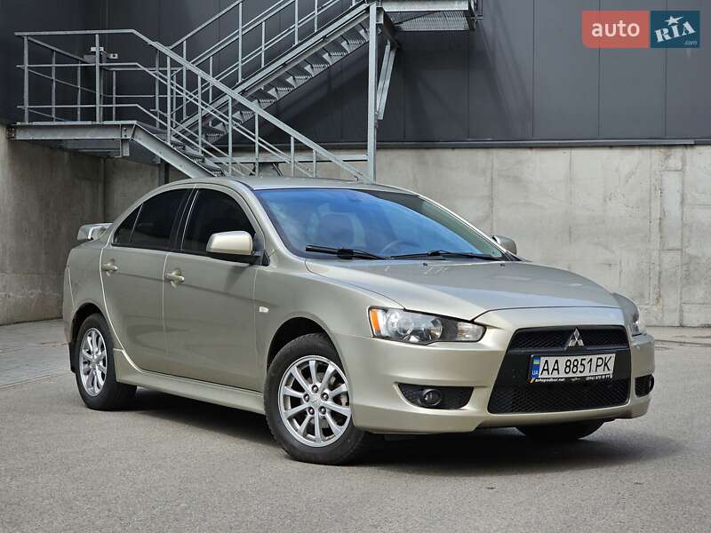 Седан Mitsubishi Lancer 2011 в Києві