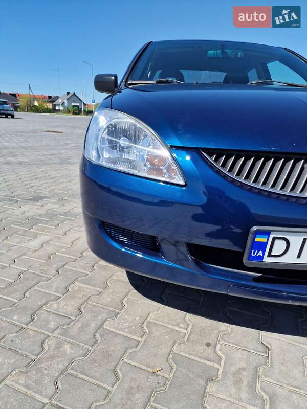 Седан Mitsubishi Lancer 2004 в Луцке