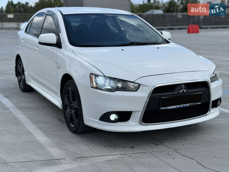 Седан Mitsubishi Lancer 2012 в Киеве