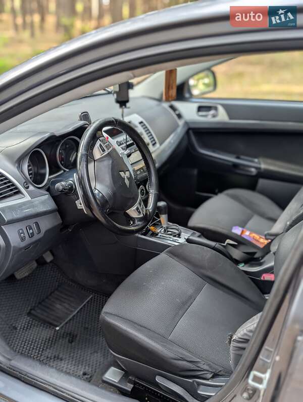 Седан Mitsubishi Lancer 2007 в Рава-Русской