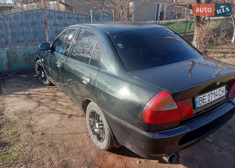 Седан Mitsubishi Lancer 1998 в Первомайске