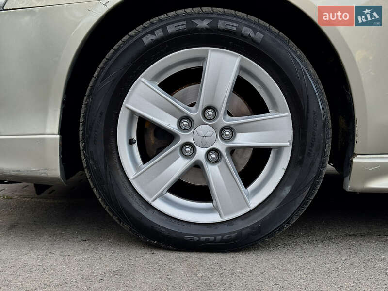 Седан Mitsubishi Lancer 2007 в Києві