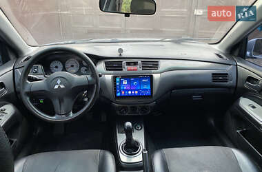 Седан Mitsubishi Lancer 2004 в 
