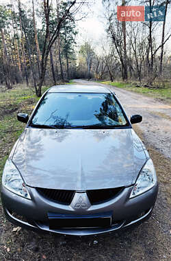 Седан Mitsubishi Lancer 2004 в Киеве