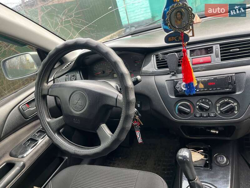 Седан Mitsubishi Lancer 2004 в Гадячі