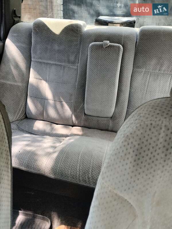 Седан Mitsubishi Lancer 1989 в Миколаєві