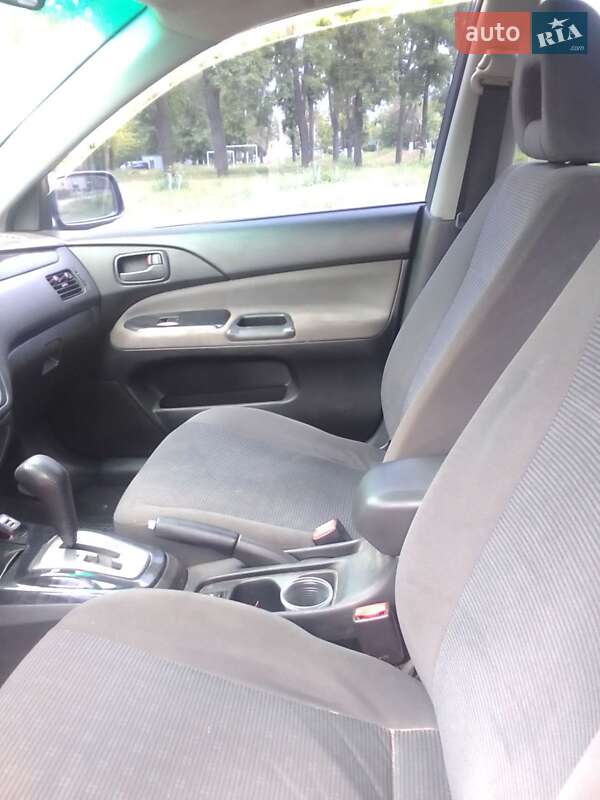 Седан Mitsubishi Lancer 2005 в Харькове