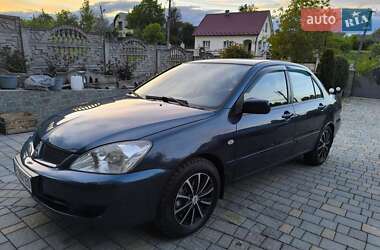 Седан Mitsubishi Lancer 2006 в Черновцах