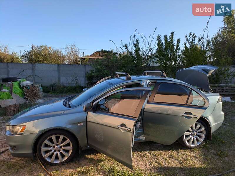 Седан Mitsubishi Lancer 2009 в Києві