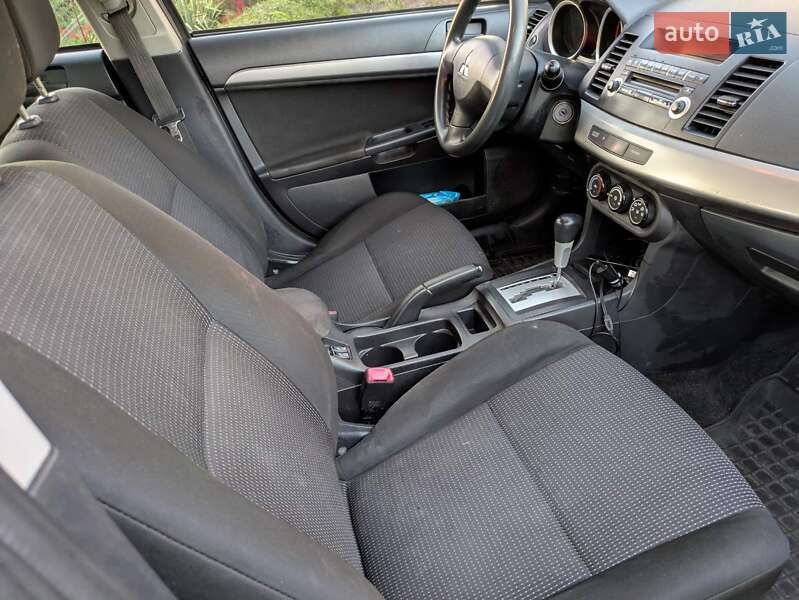 Седан Mitsubishi Lancer 2009 в Києві