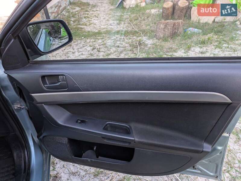 Седан Mitsubishi Lancer 2009 в Києві