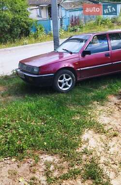 Седан Mitsubishi Lancer 1988 в Городку