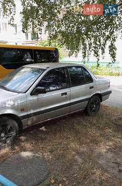 Седан Mitsubishi Lancer 1992 в 
