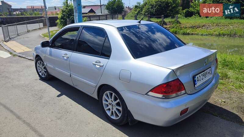 Седан Mitsubishi Lancer 2006 в Ужгороде