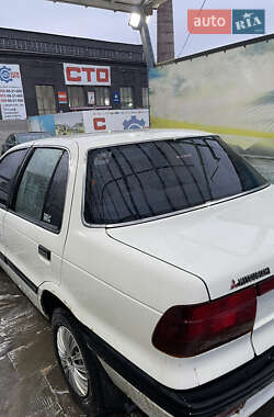 Седан Mitsubishi Lancer 1990 в 