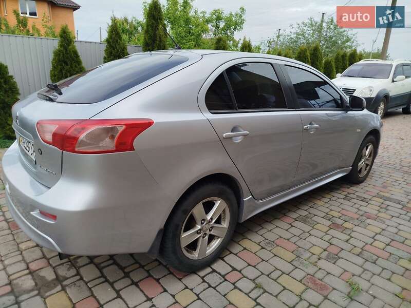 Хэтчбек Mitsubishi Lancer 2009 в Броварах