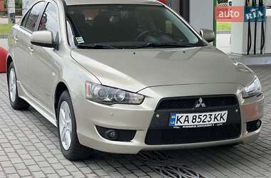 Седан Mitsubishi Lancer 2009 в Киеве