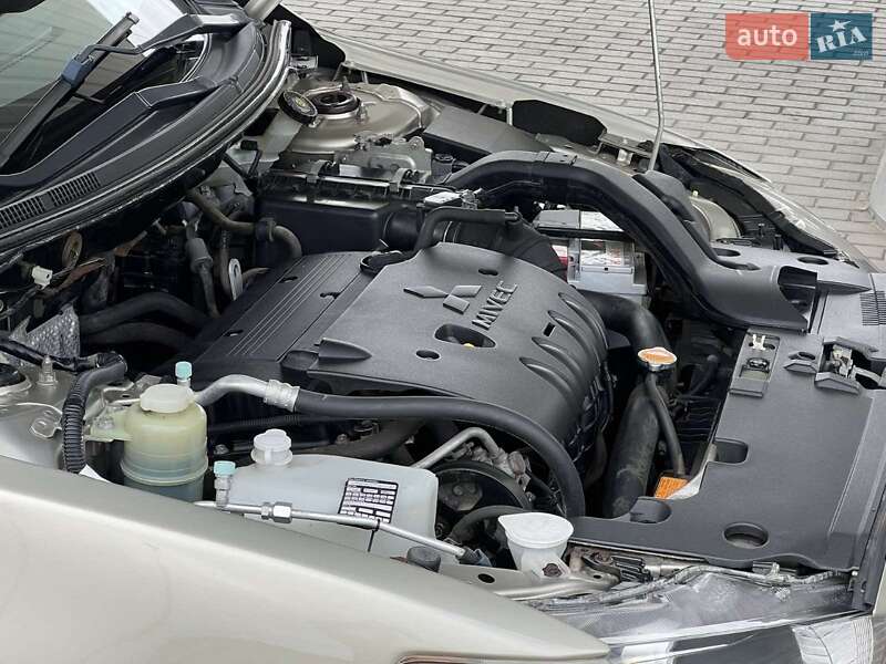 Седан Mitsubishi Lancer 2009 в Киеве