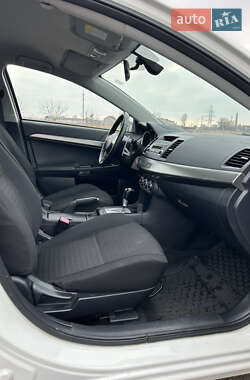 Хетчбек Mitsubishi Lancer 2012 в 