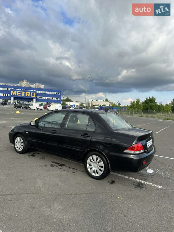 Седан Mitsubishi Lancer 2007 в Киеве