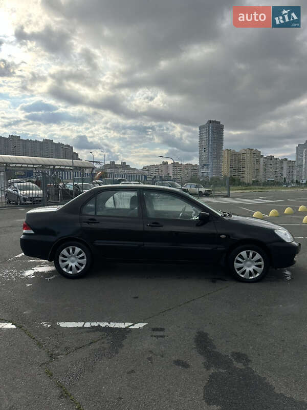 Седан Mitsubishi Lancer 2007 в Киеве