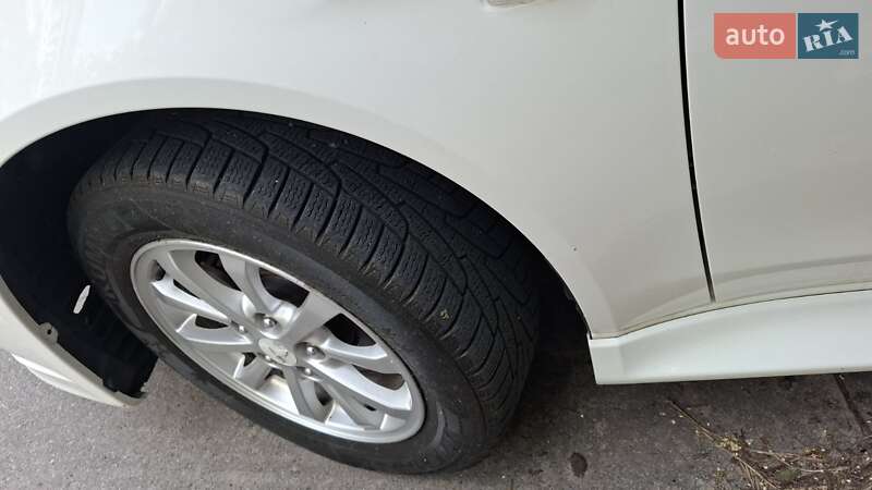 Седан Mitsubishi Lancer 2013 в Киеве