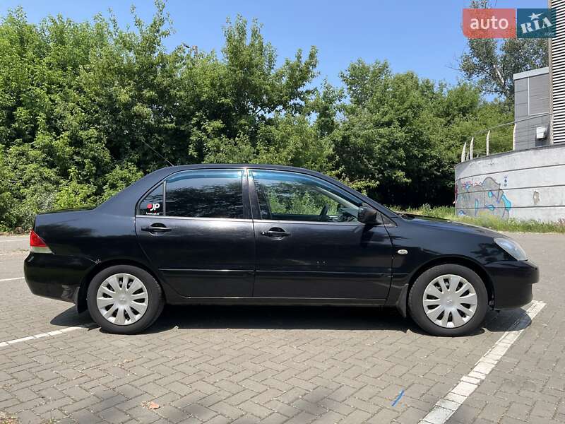 Седан Mitsubishi Lancer 2008 в Киеве