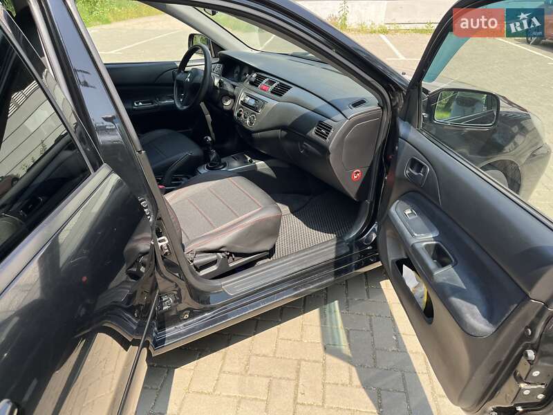 Седан Mitsubishi Lancer 2008 в Киеве