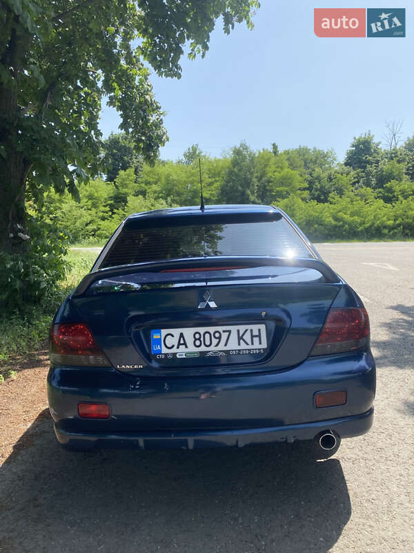 Седан Mitsubishi Lancer 2003 в Киеве