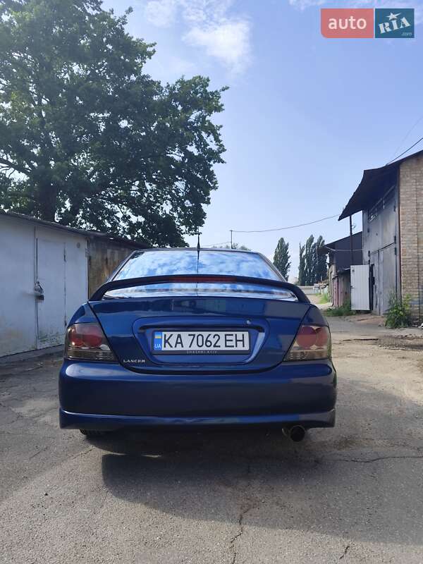 Седан Mitsubishi Lancer 2006 в Киеве