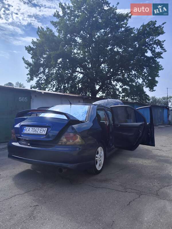 Седан Mitsubishi Lancer 2006 в Киеве