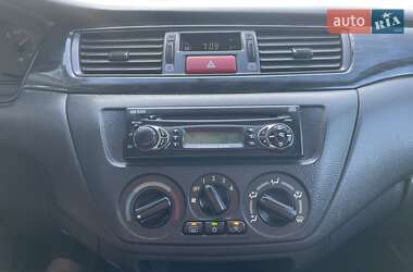 Универсал Mitsubishi Lancer 2003 в 