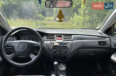 Седан Mitsubishi Lancer 2004 в 