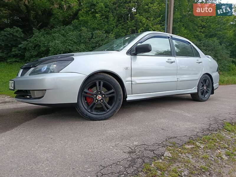 Седан Mitsubishi Lancer 2004 в Макарове фото 5 Седан Mitsubishi Lancer 2004 в Макарове