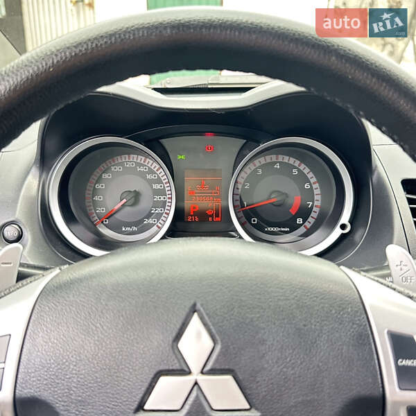 Седан Mitsubishi Lancer 2010 в Кобеляках