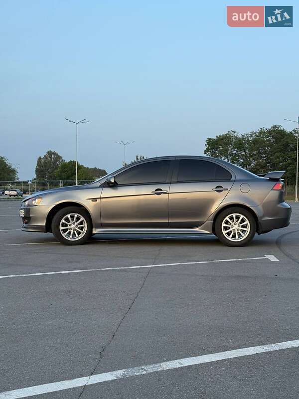Седан Mitsubishi Lancer 2011 в Горишних Плавнях