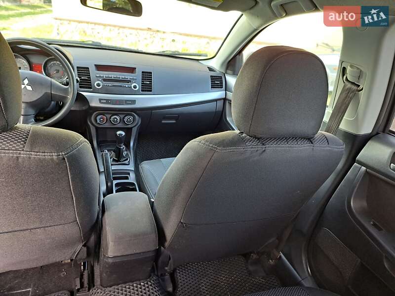 Седан Mitsubishi Lancer 2008 в Остер