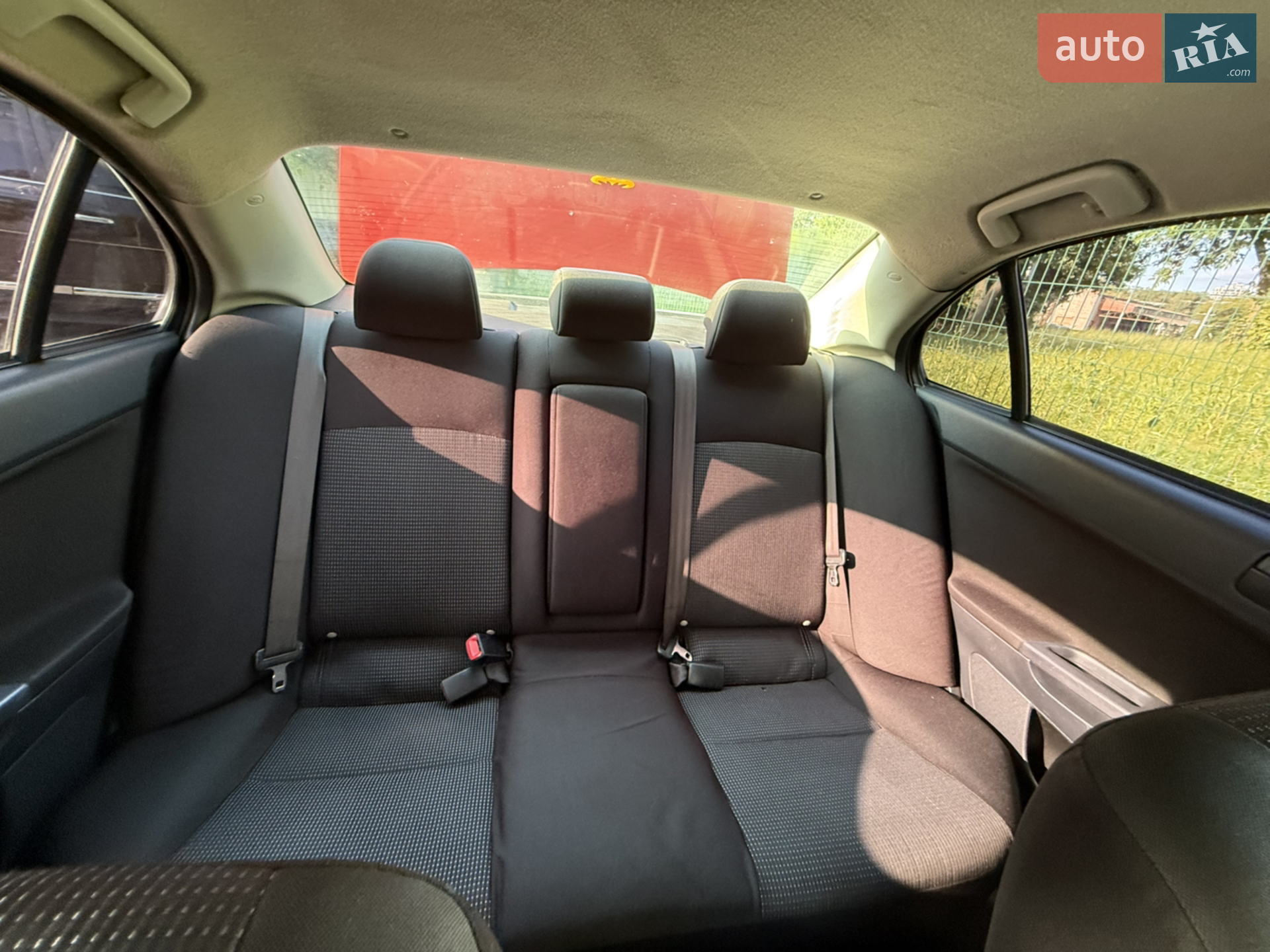 2010 Mitsubishi Lancer - мініатюра 11